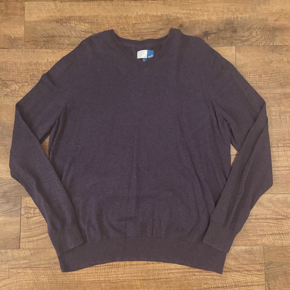 Men’s purple V-neck sweater